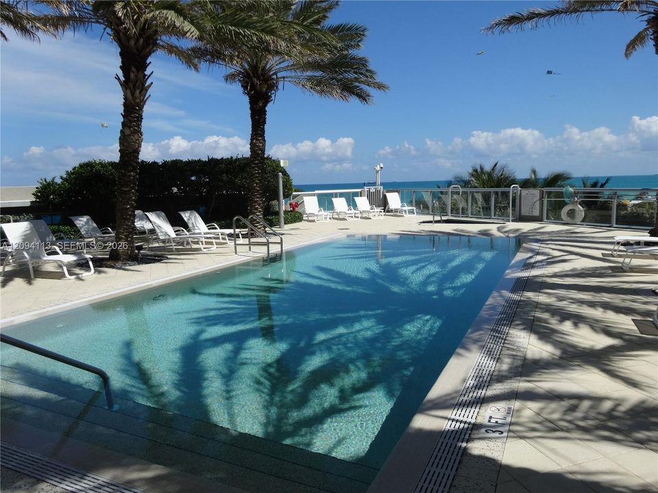 For Rent: $14,500 (3 beds, 3 baths, 1820 Square Feet)