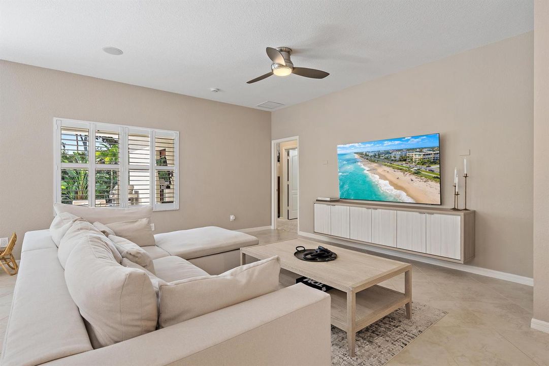 128 Behring Way-5
