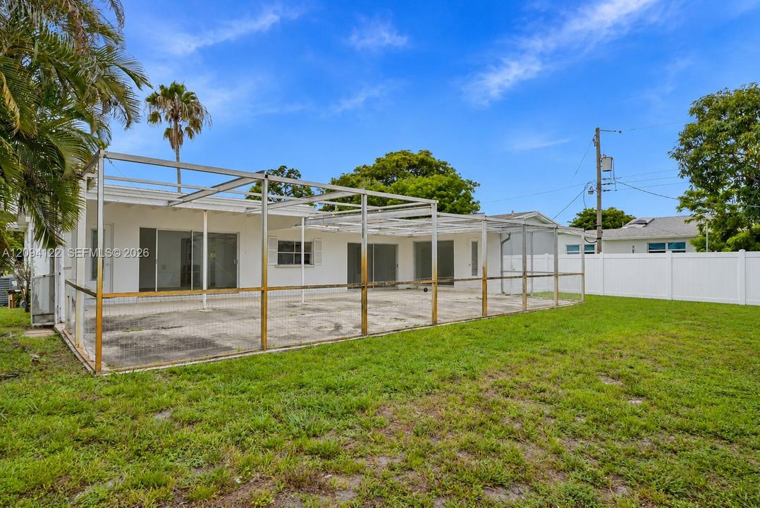 For Sale: $1,199,000 (4 beds, 3 baths, 1580 Square Feet)
