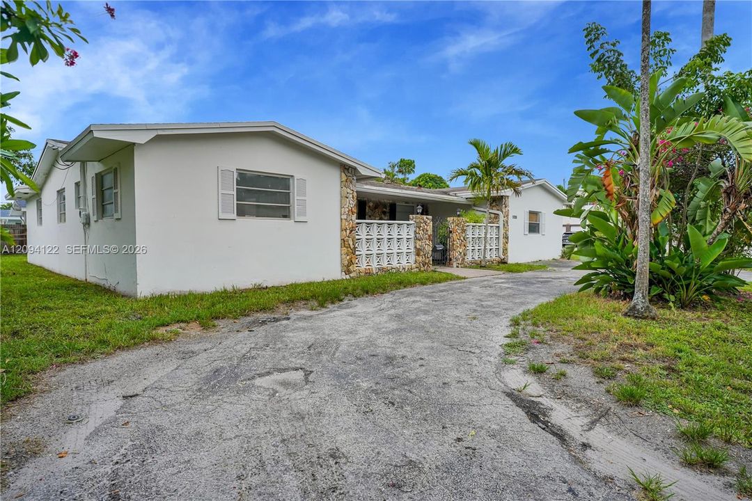 For Sale: $1,199,000 (4 beds, 3 baths, 1580 Square Feet)