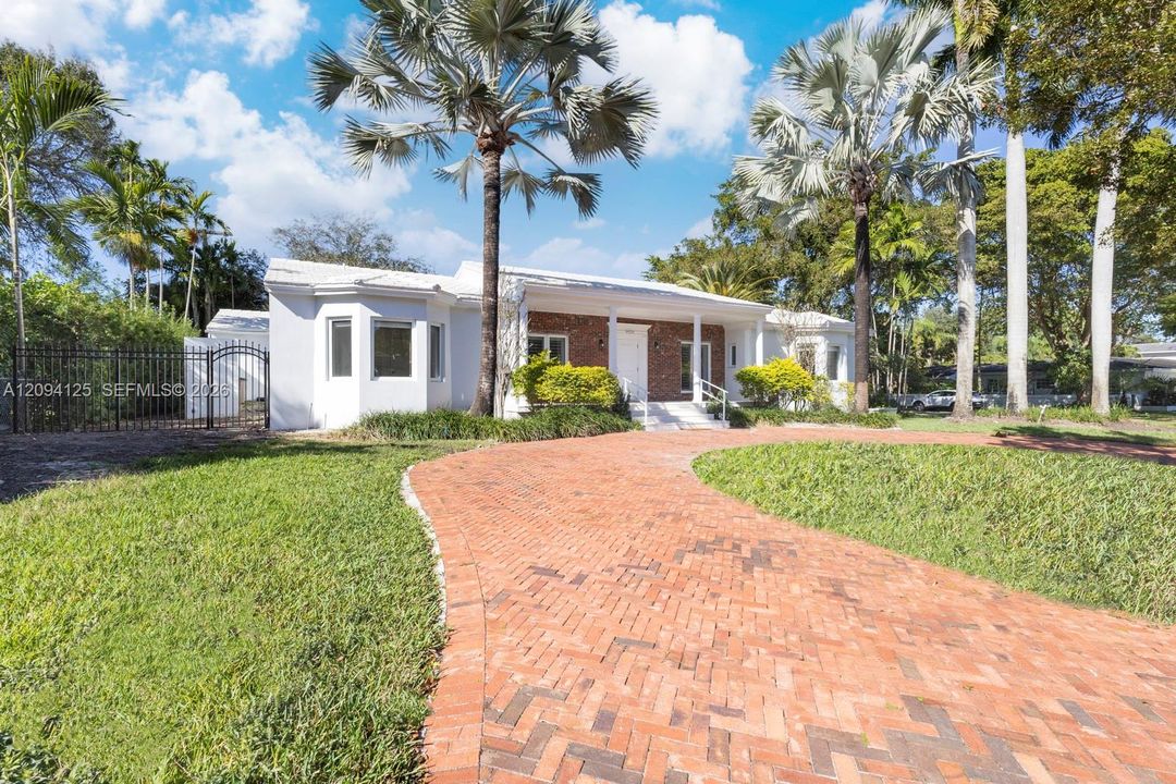 For Rent: $14,500 (3 beds, 3 baths, 3093 Square Feet)