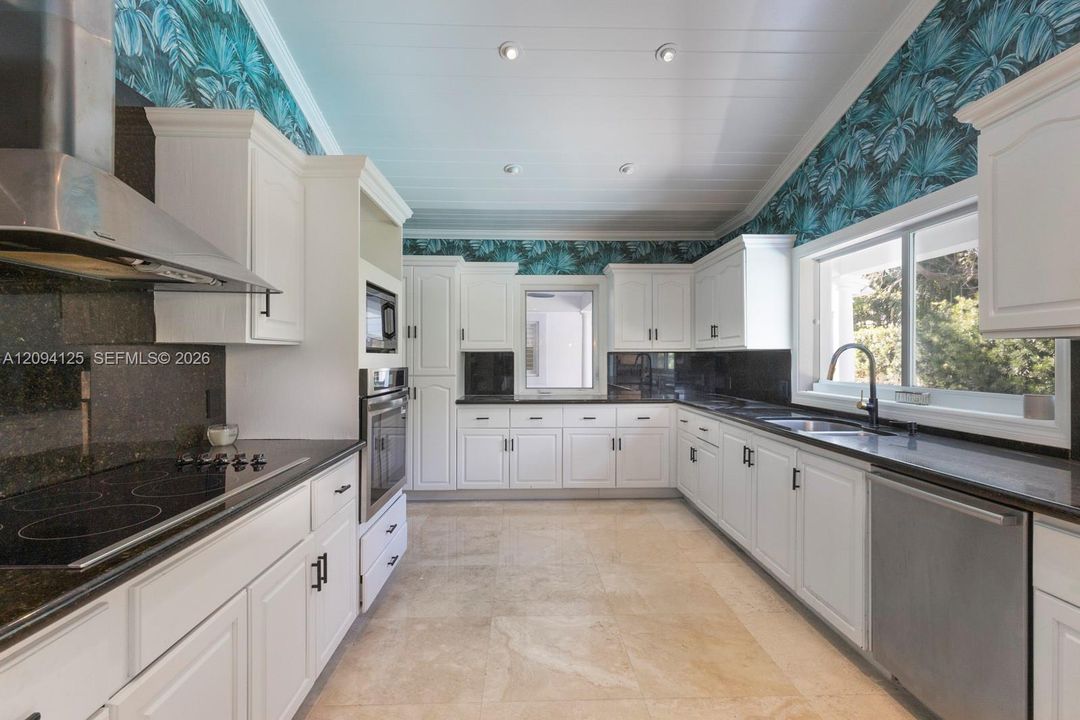 For Rent: $14,500 (3 beds, 3 baths, 3093 Square Feet)