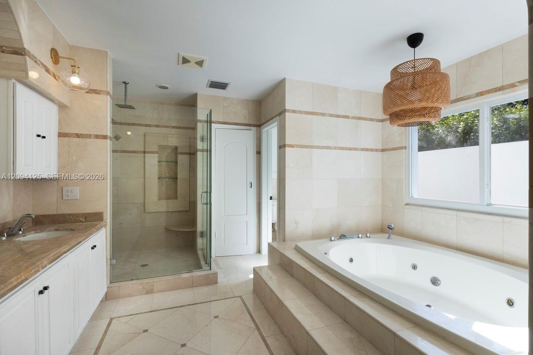 For Rent: $14,500 (3 beds, 3 baths, 3093 Square Feet)