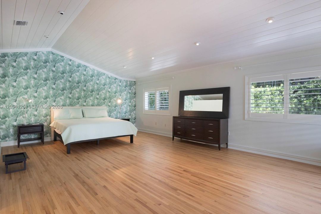 For Rent: $14,500 (3 beds, 3 baths, 3093 Square Feet)