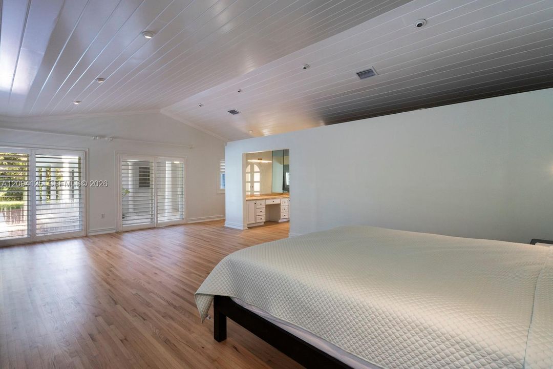 For Rent: $14,500 (3 beds, 3 baths, 3093 Square Feet)