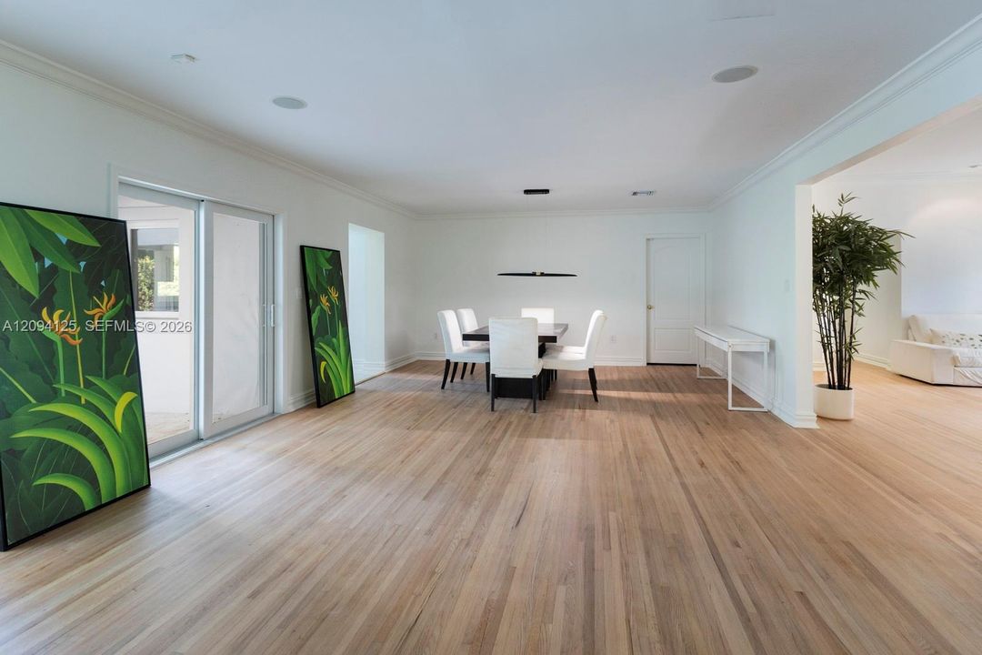 For Rent: $14,500 (3 beds, 3 baths, 3093 Square Feet)