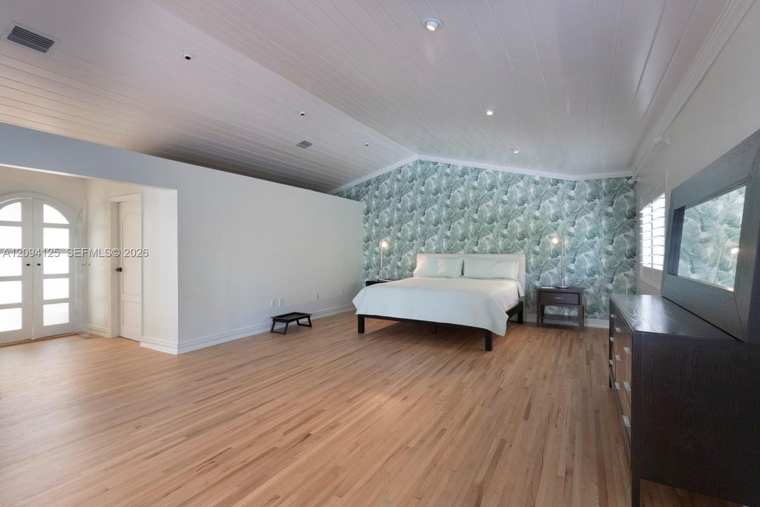 For Rent: $14,500 (3 beds, 3 baths, 3093 Square Feet)