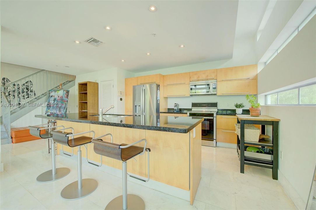 出租: $7,000 (2 贝兹, 2 浴室, 1345 平方英尺)