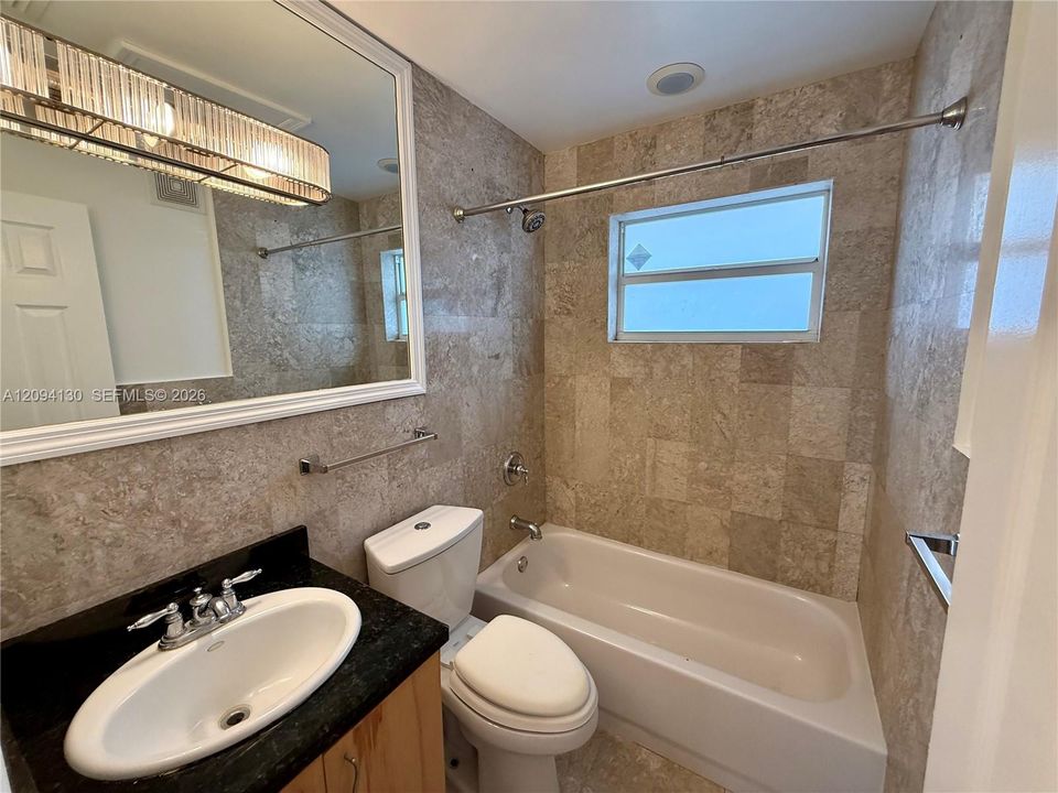 В аренду: $2,000 (2 спален, 1 ванн, 599 Квадратных фут)