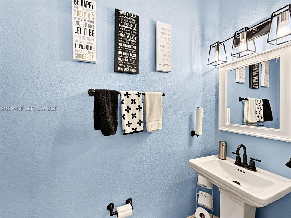 1/2 Bathroom