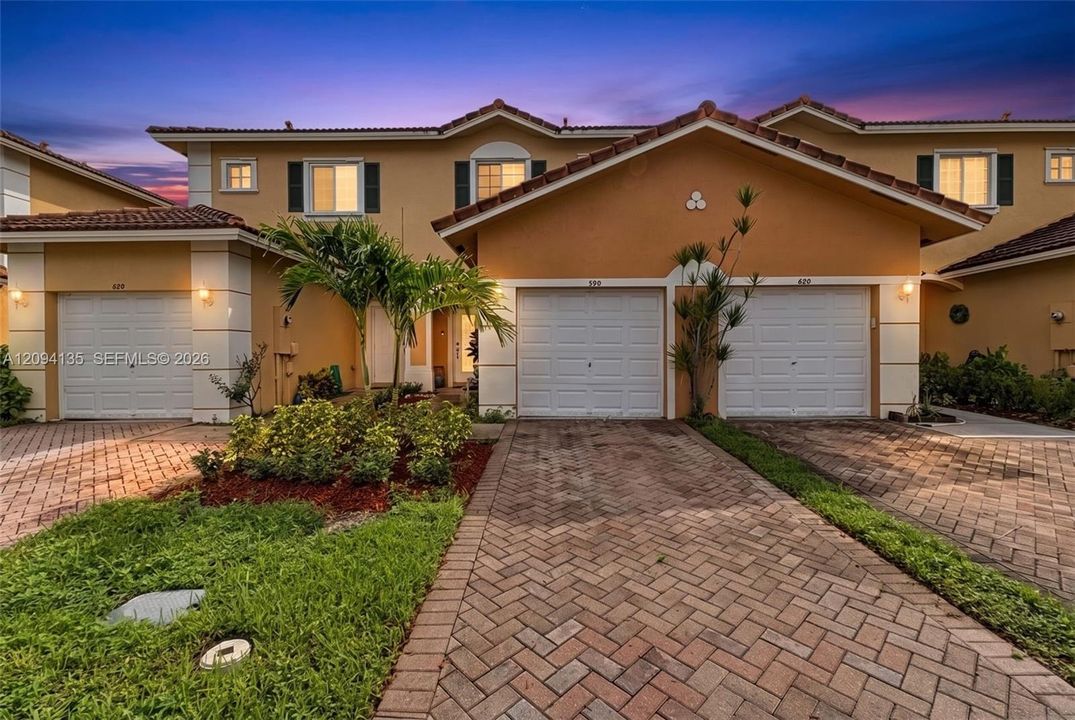 For Sale: $399,900 (3 beds, 2 baths, 1356 Square Feet)