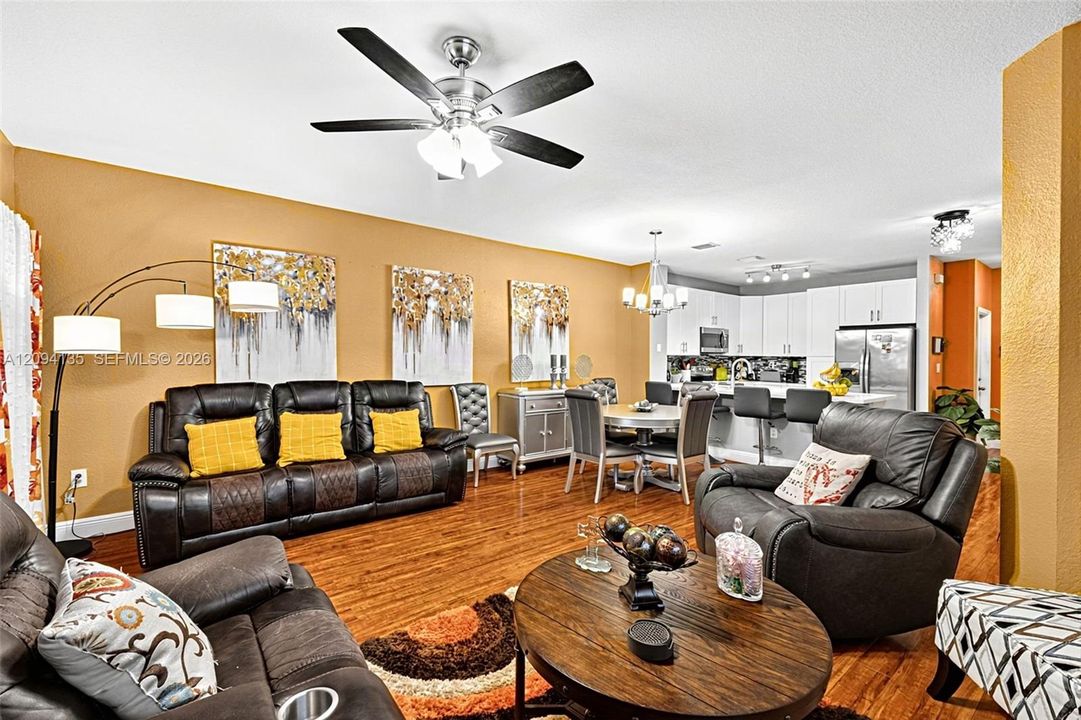 For Sale: $399,900 (3 beds, 2 baths, 1356 Square Feet)