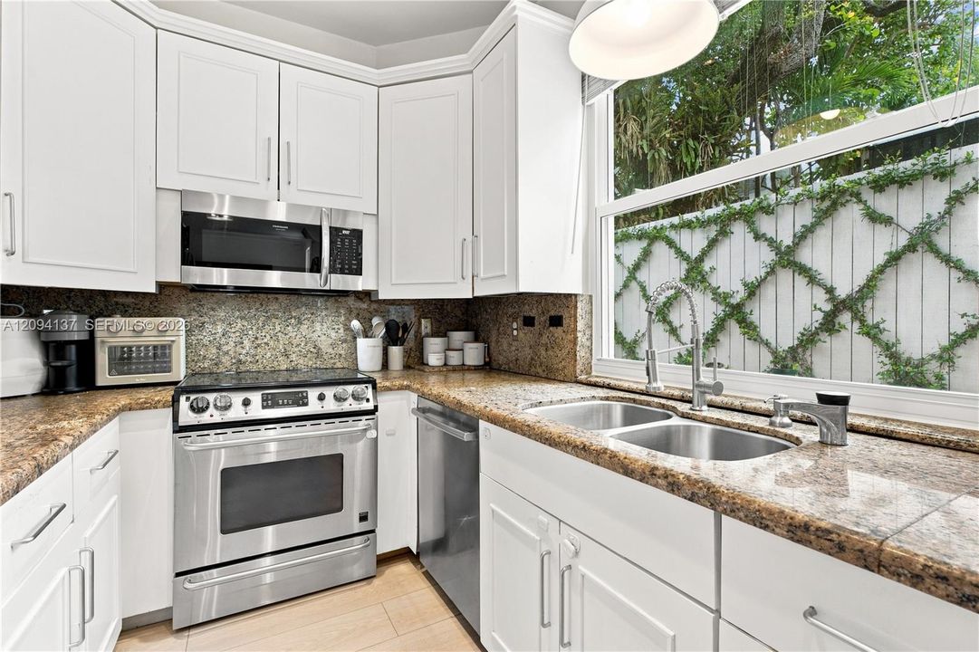 En Renta: $8,950 (3 camas, 2 baños, 1640 Pies cuadrados)
