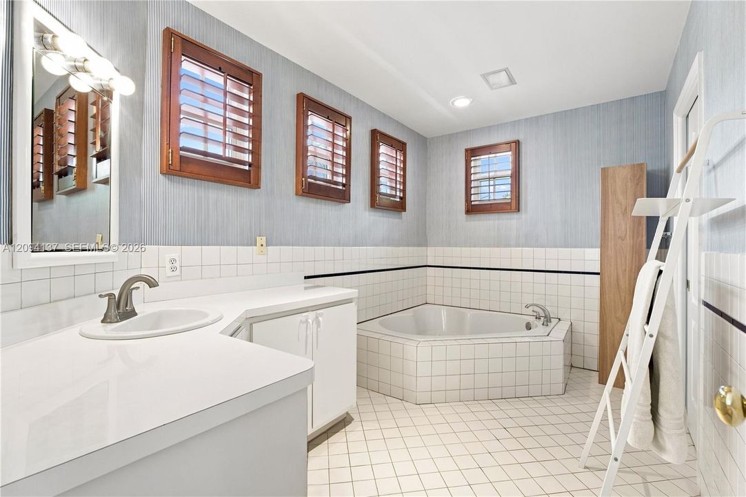 En Renta: $8,950 (3 camas, 2 baños, 1640 Pies cuadrados)