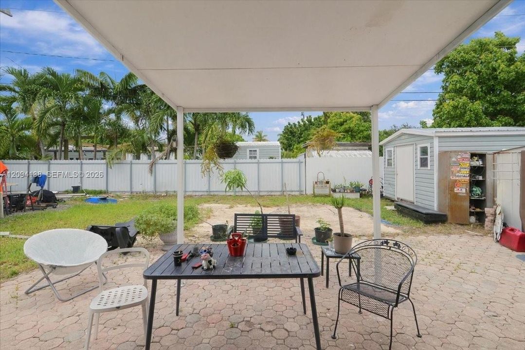 For Sale: $580,000 (3 beds, 2 baths, 1600 Square Feet)