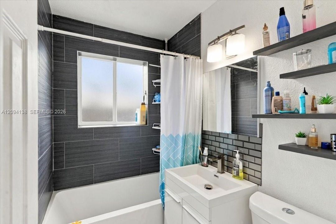 For Sale: $580,000 (3 beds, 2 baths, 1600 Square Feet)