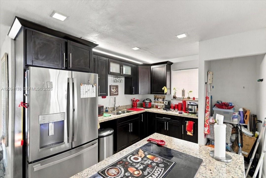 For Sale: $580,000 (3 beds, 2 baths, 1600 Square Feet)