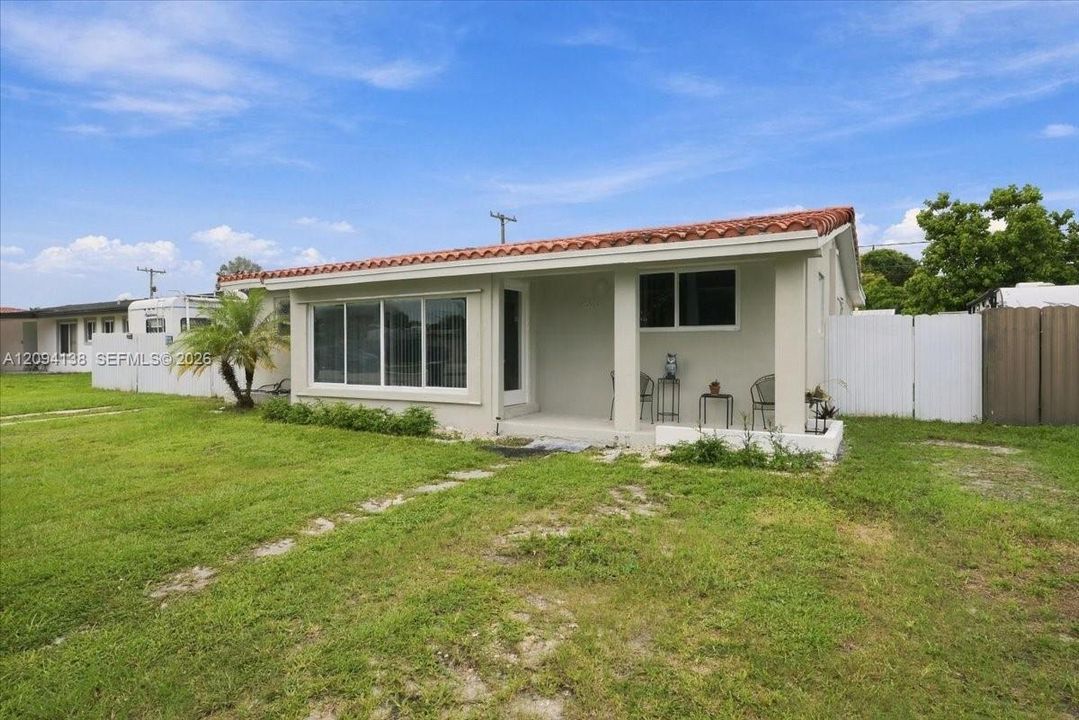 For Sale: $580,000 (3 beds, 2 baths, 1600 Square Feet)