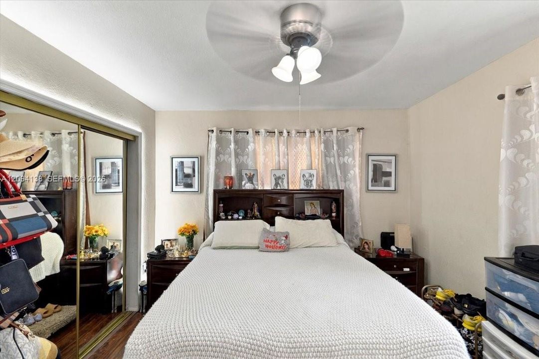 For Sale: $580,000 (3 beds, 2 baths, 1600 Square Feet)