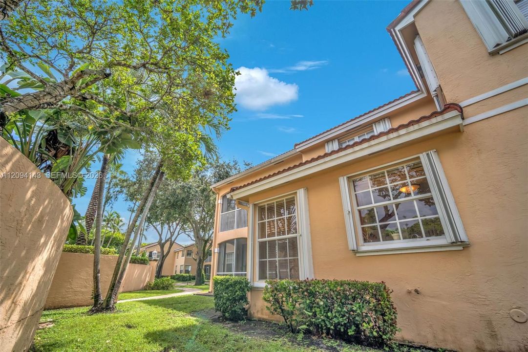 For Sale: $499,900 (3 beds, 2 baths, 1525 Square Feet)