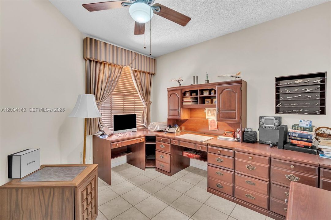 For Sale: $499,900 (3 beds, 2 baths, 1525 Square Feet)