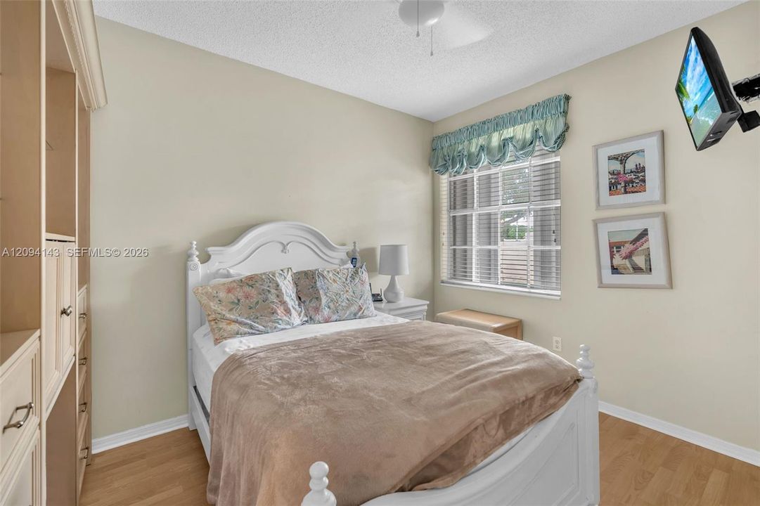 For Sale: $499,900 (3 beds, 2 baths, 1525 Square Feet)