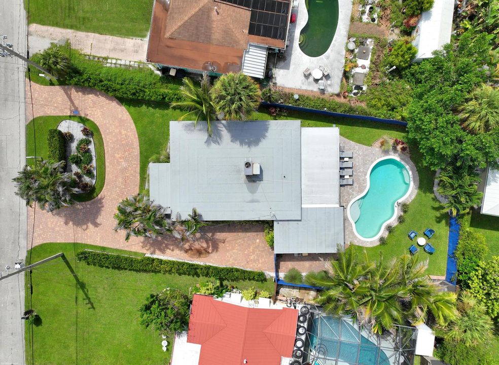 307 Granada St 060