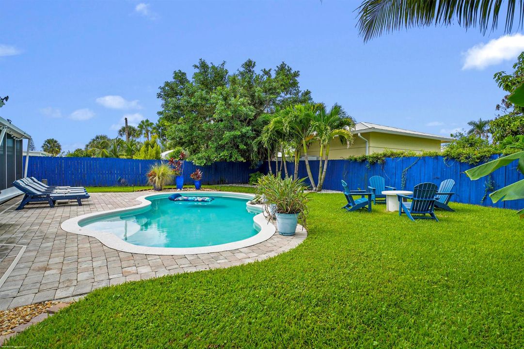 307 Granada St 051