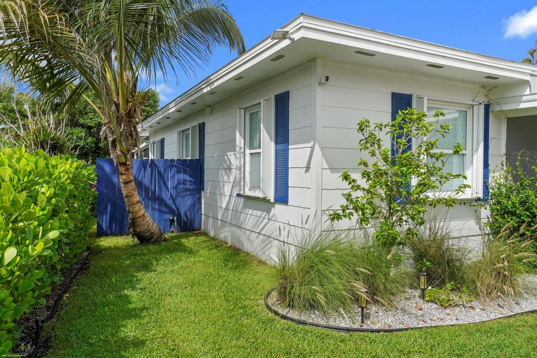 307 Granada St 057