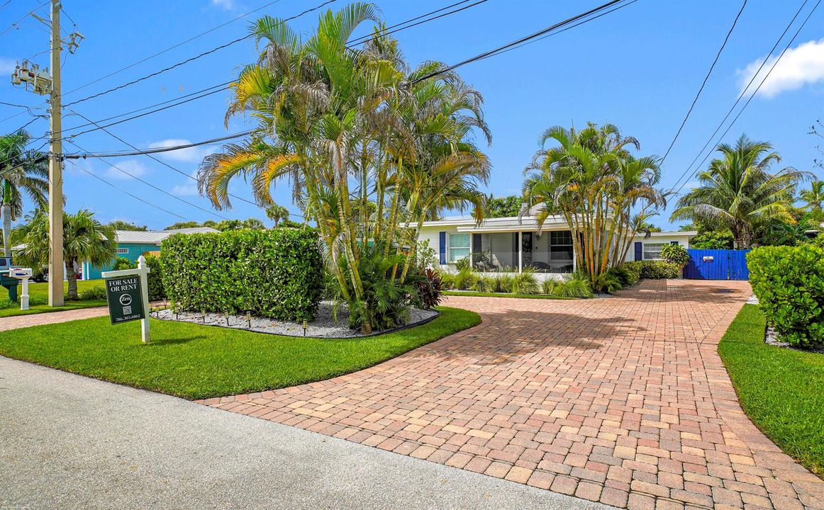 307 Granada St 011