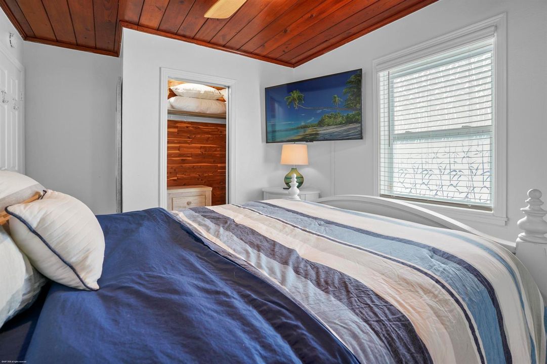 307 Granada St 040