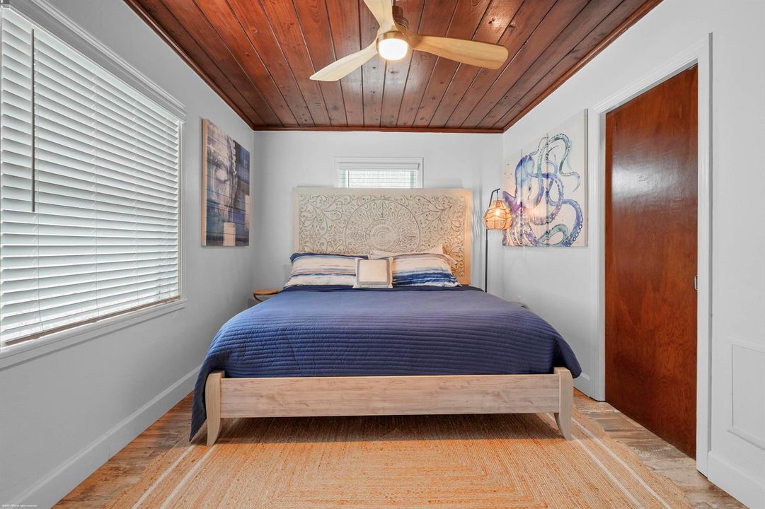 307 Granada St 032