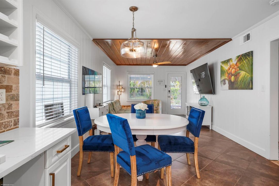 307 Granada St 028