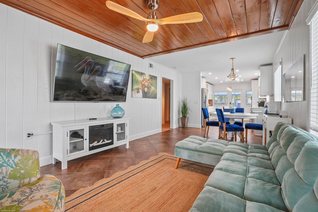 307 Granada St 017a