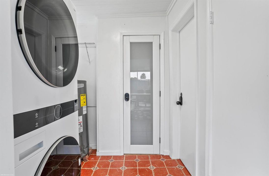 307 Granada St 041