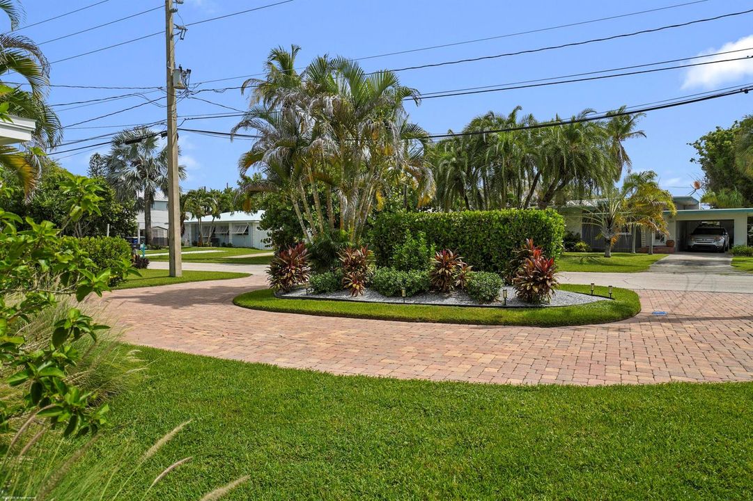 307 Granada St 015