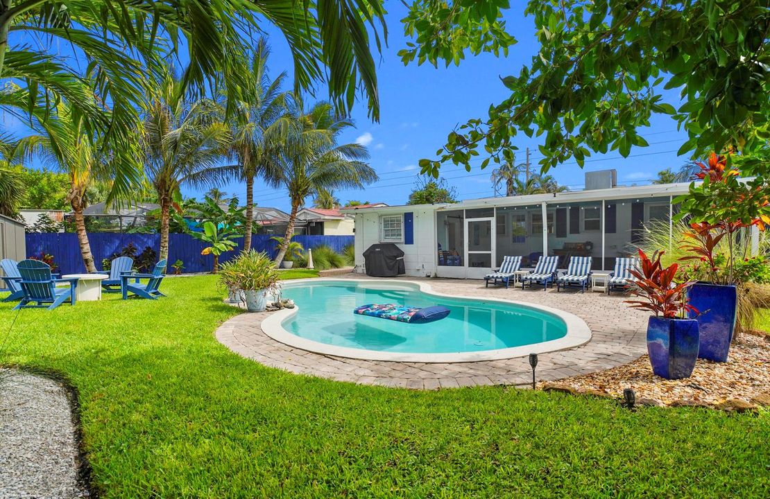 307 Granada St 048