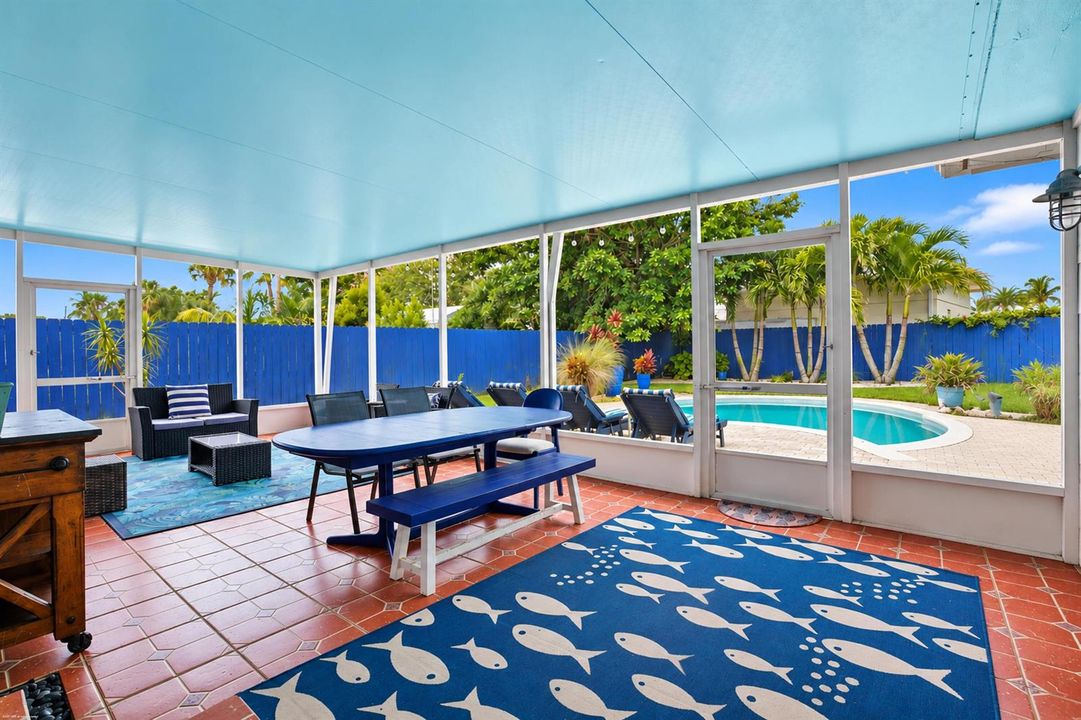 307 Granada St 044