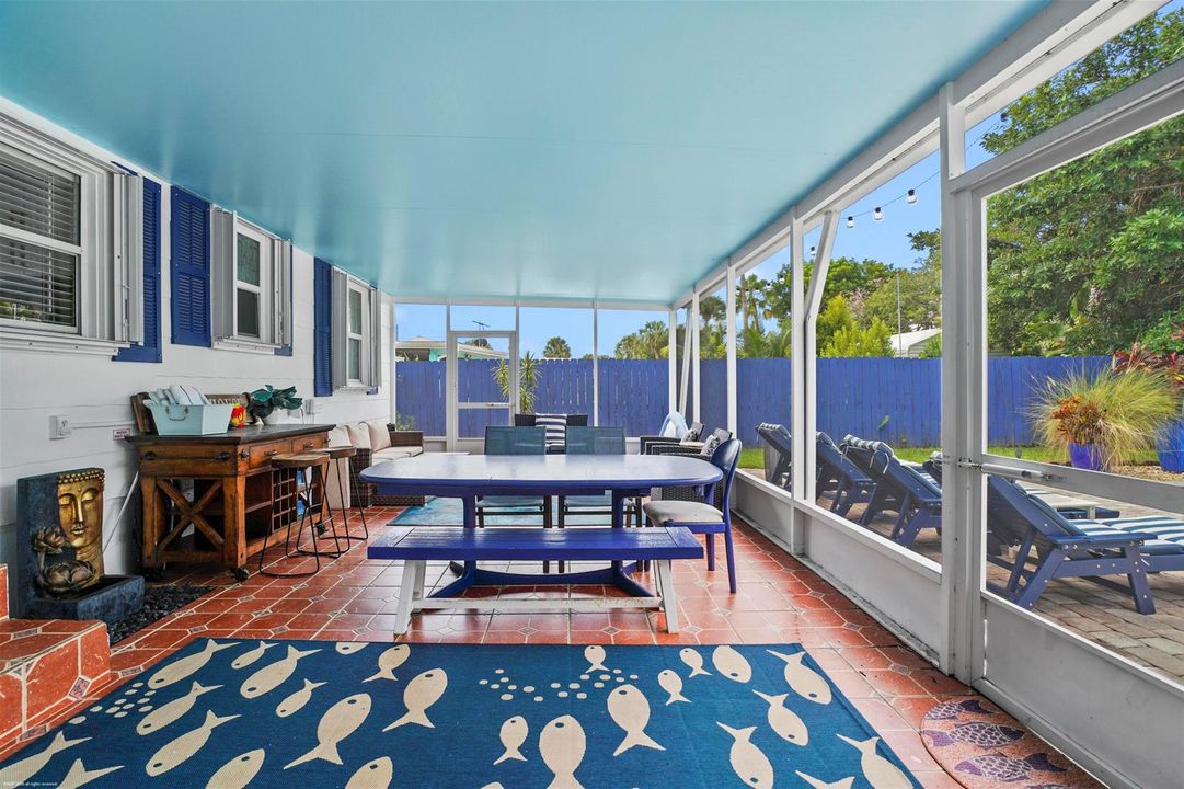 307 Granada St 043