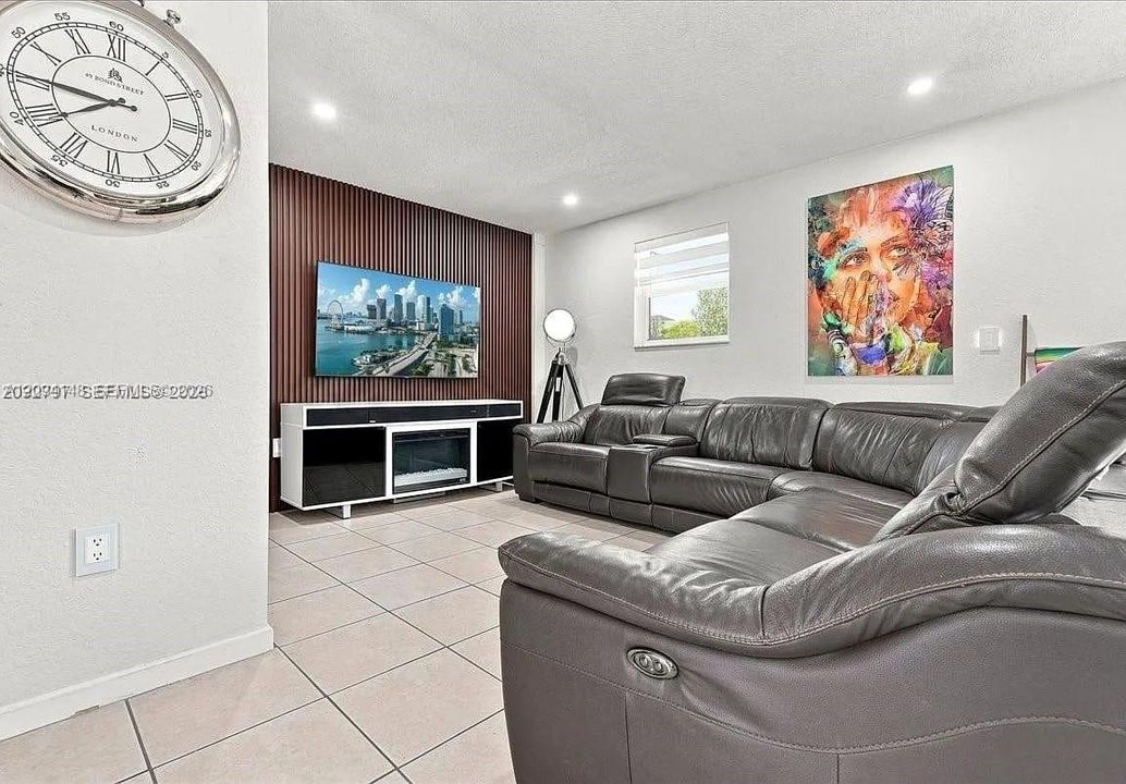 На продажу: $460,000 (3 спален, 2 ванн, 1458 Квадратных фут)