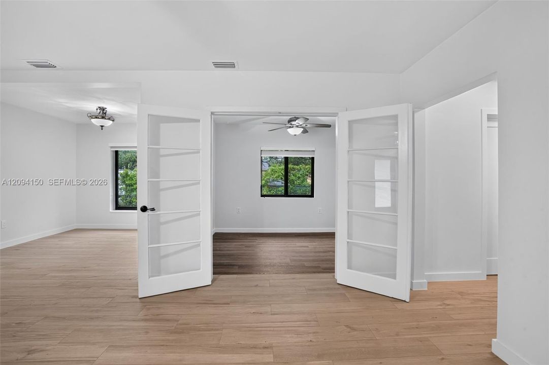 For Sale: $1,275,000 (3 beds, 2 baths, 1492 Square Feet)