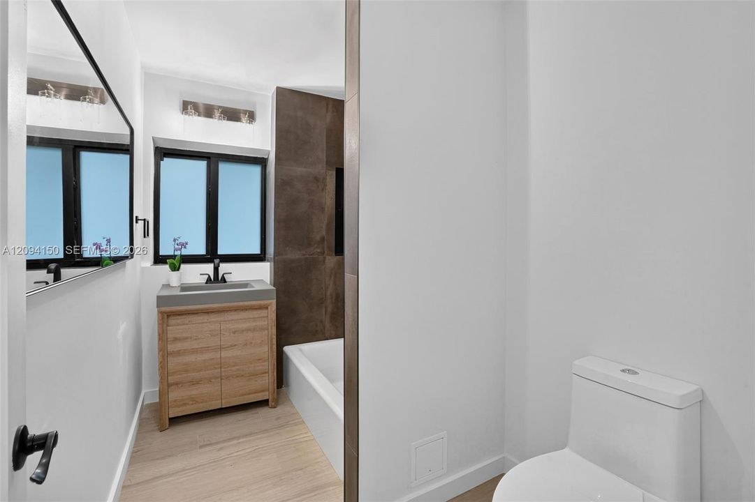 For Sale: $1,275,000 (3 beds, 2 baths, 1492 Square Feet)