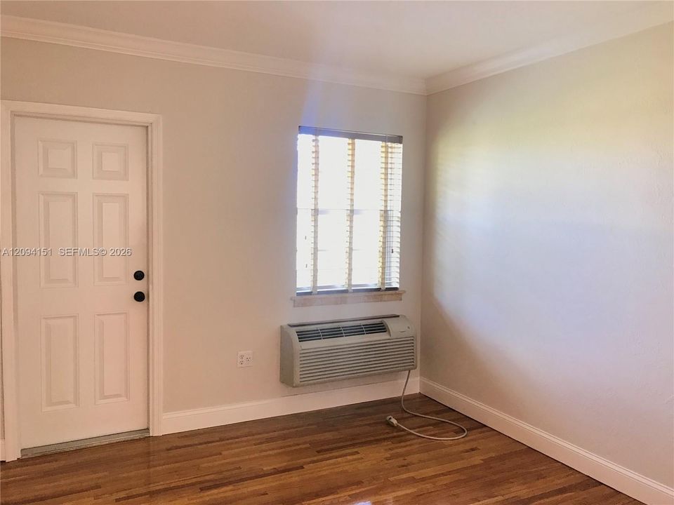 В аренду: $1,999 (1 спален, 1 ванн, 560 Квадратных фут)