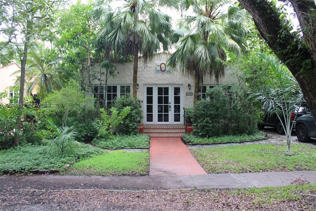 For Sale: $1,299,000 (3 beds, 1 baths, 1360 Square Feet)