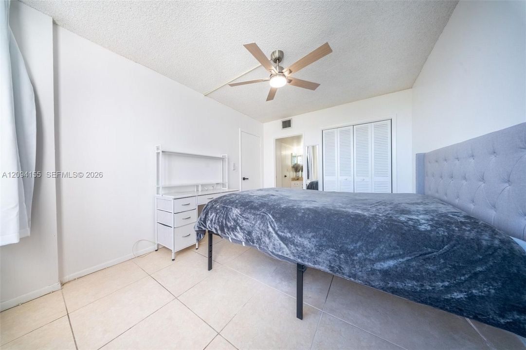 For Sale: $310,000 (2 beds, 2 baths, 1040 Square Feet)
