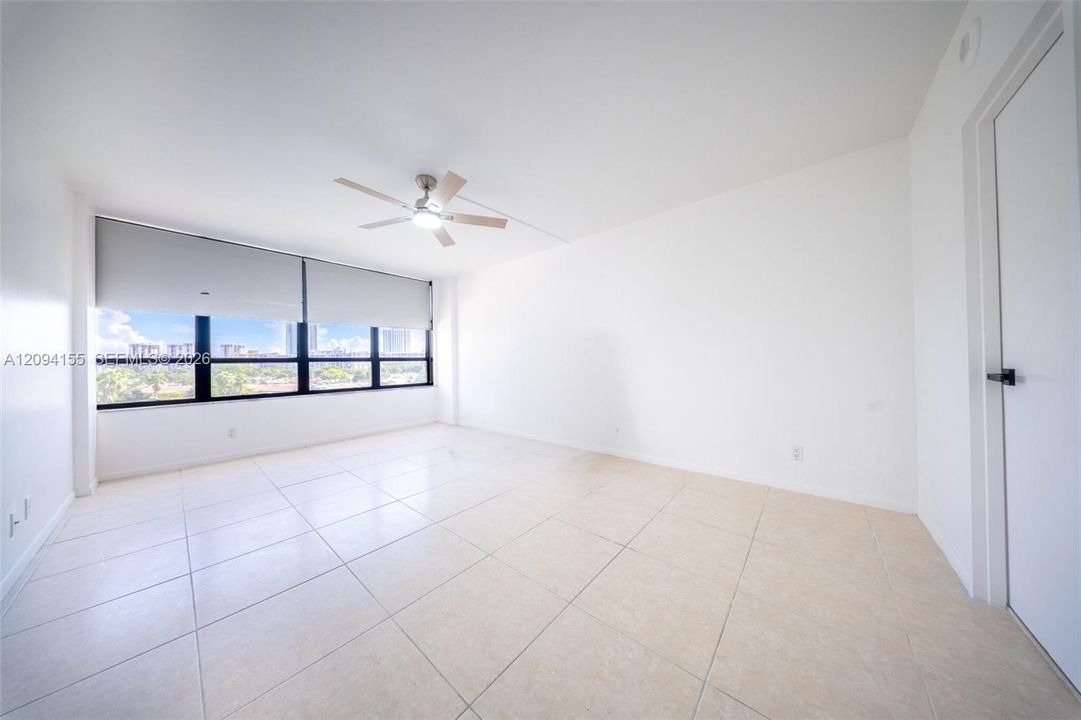 For Sale: $310,000 (2 beds, 2 baths, 1040 Square Feet)
