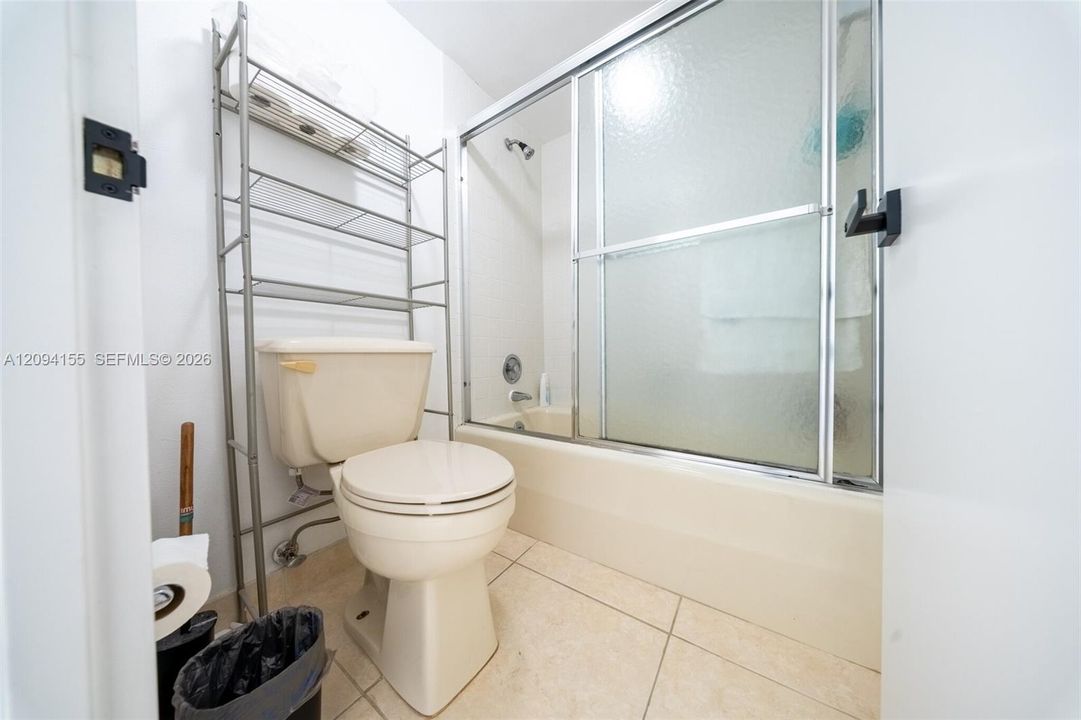 For Sale: $310,000 (2 beds, 2 baths, 1040 Square Feet)