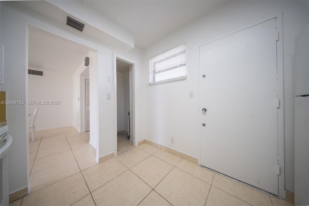 For Sale: $310,000 (2 beds, 2 baths, 1040 Square Feet)