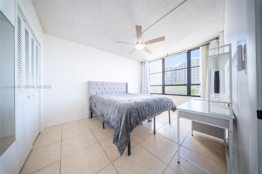For Sale: $310,000 (2 beds, 2 baths, 1040 Square Feet)