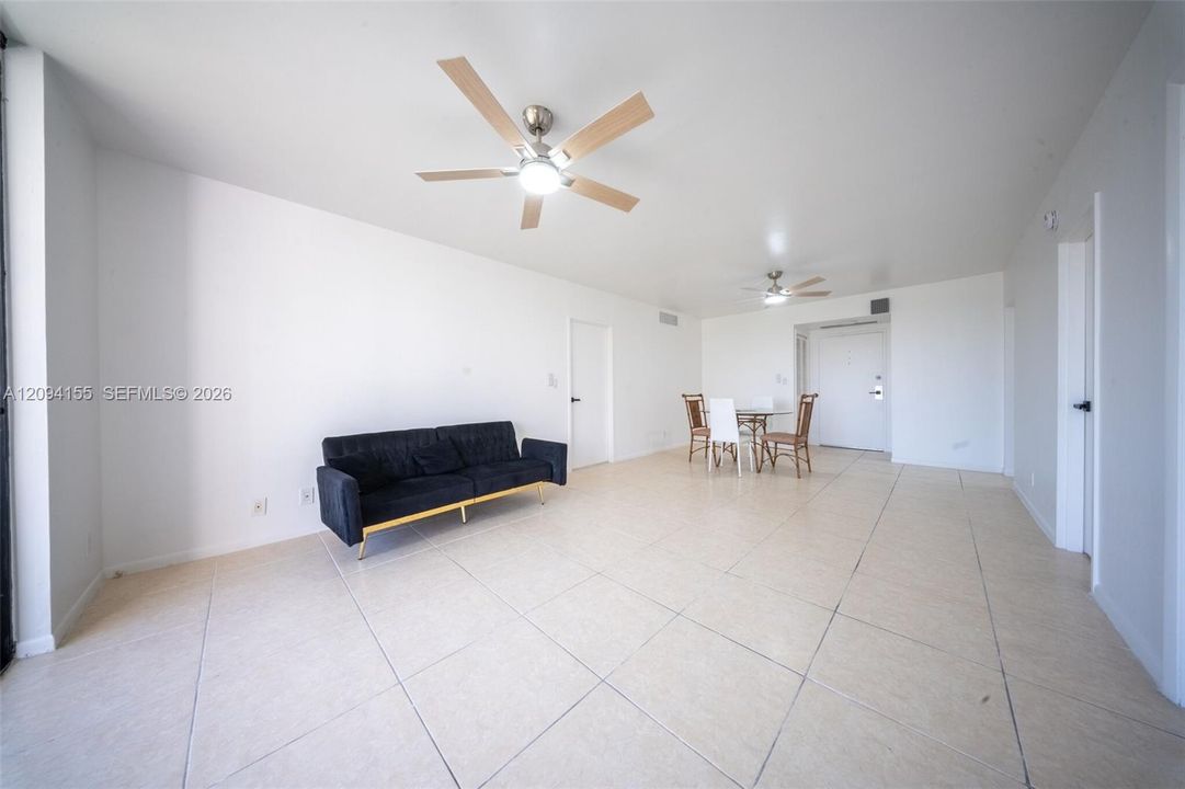 For Sale: $310,000 (2 beds, 2 baths, 1040 Square Feet)